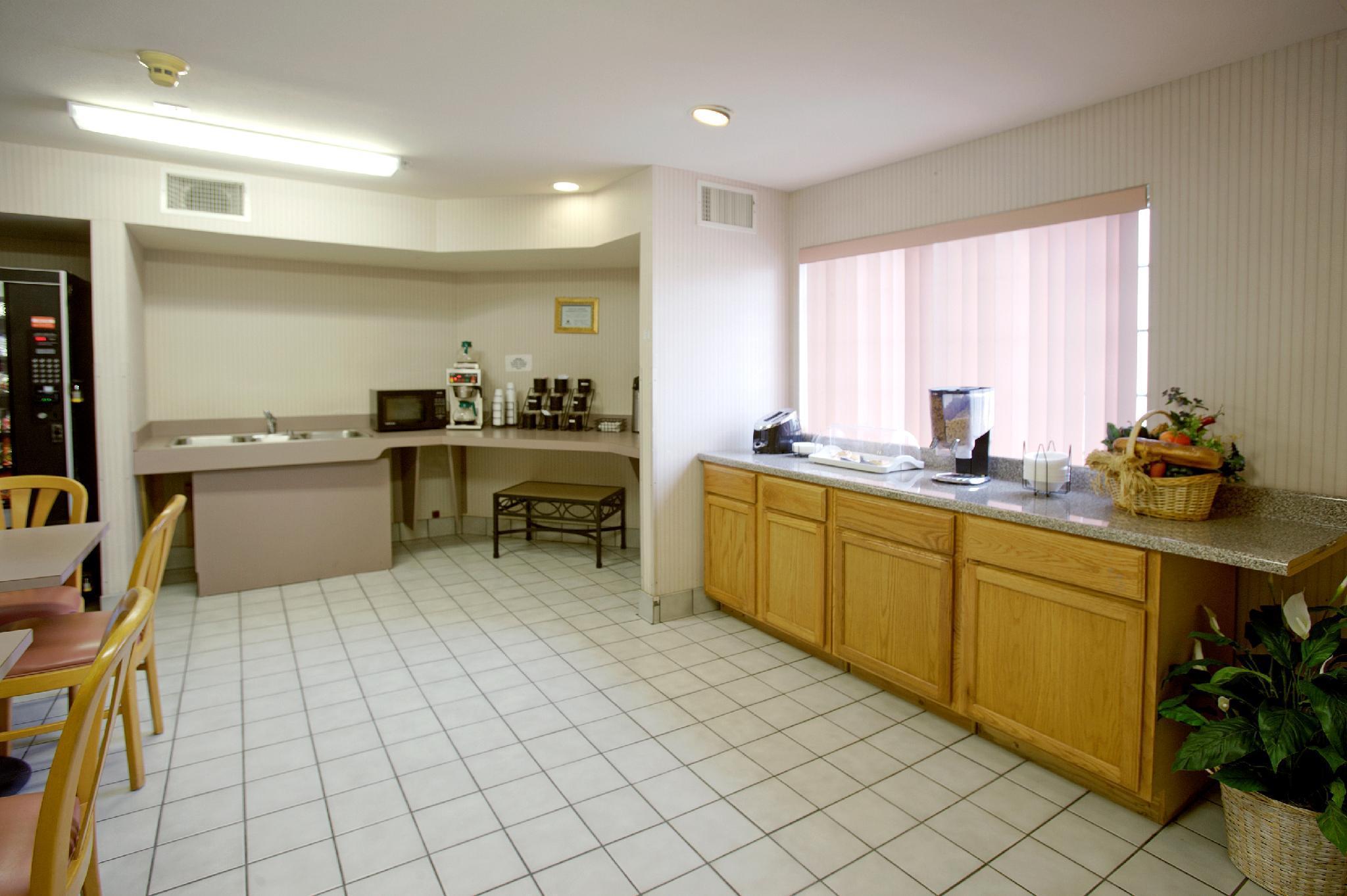 Americas Best Value Inn Addison Restoran gambar
